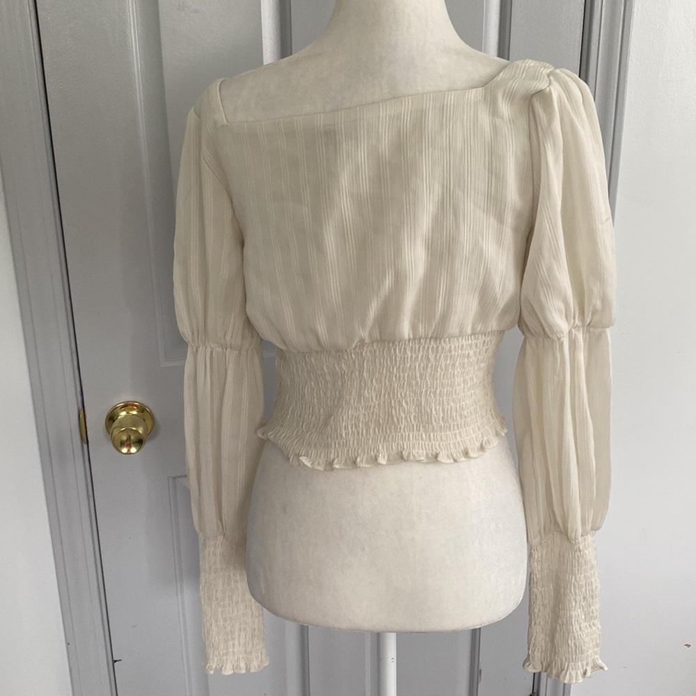 Adorable off white long sleeve blouse - Picture 5 of 5